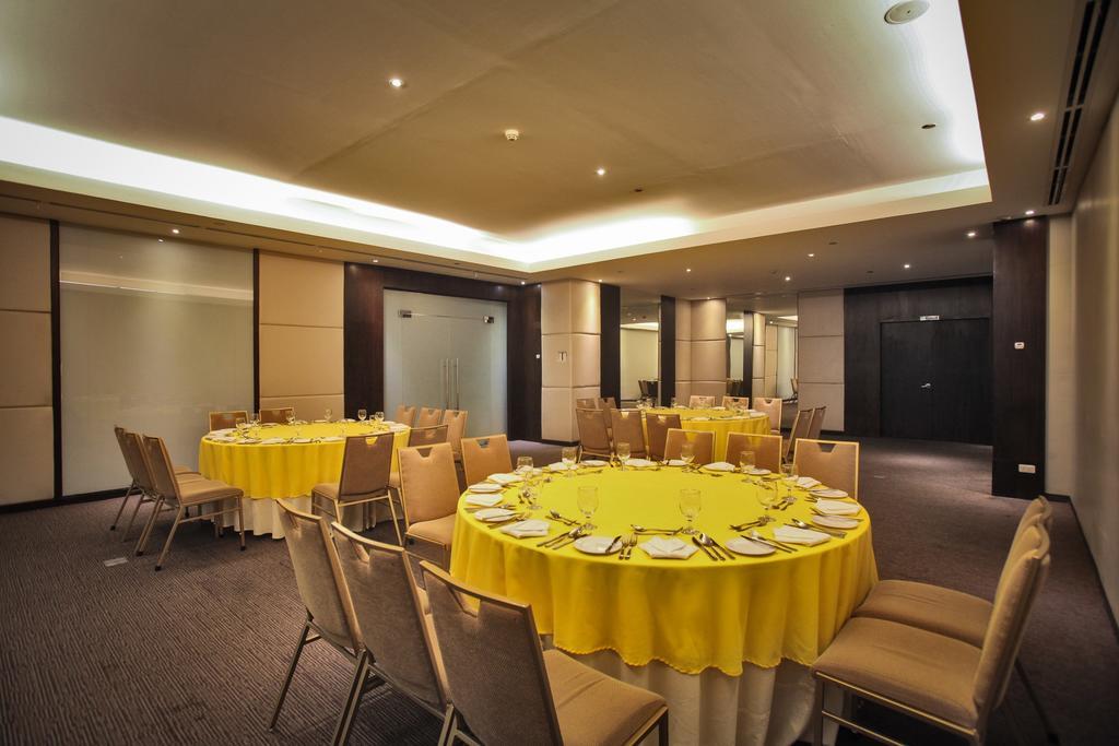 Limketkai Luxe Hotel Кагаян де Оро Екстериор снимка